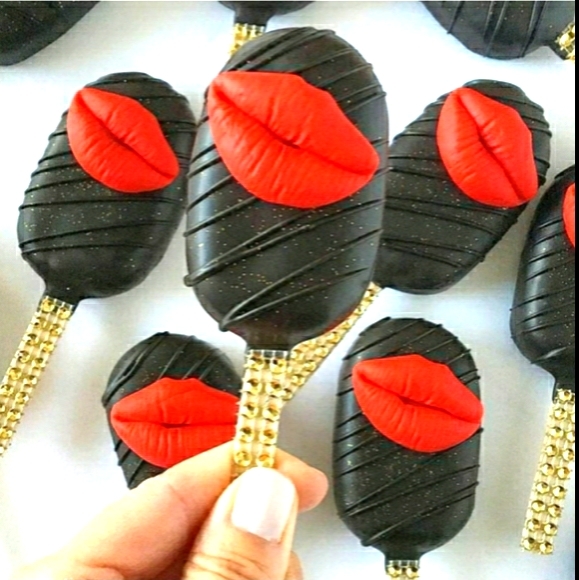 Silicone Mold Kissable Lips💋 - Picture 8 of 16